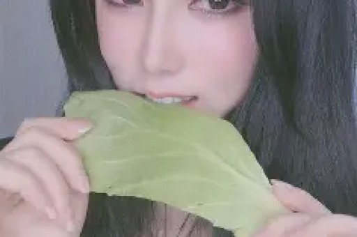 娱乐圈“黑料”狂欢吃瓜群众心态及避坑指南